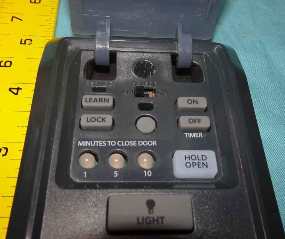 == Liftmaster 881LMW Motion Detecting Control Panel Push Button Light Switch