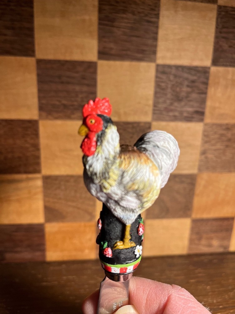 Decorative Spreader with Chicken and Strawberries