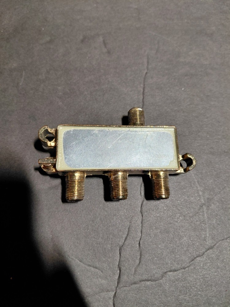 Gemini CV61 Three Way Splitter