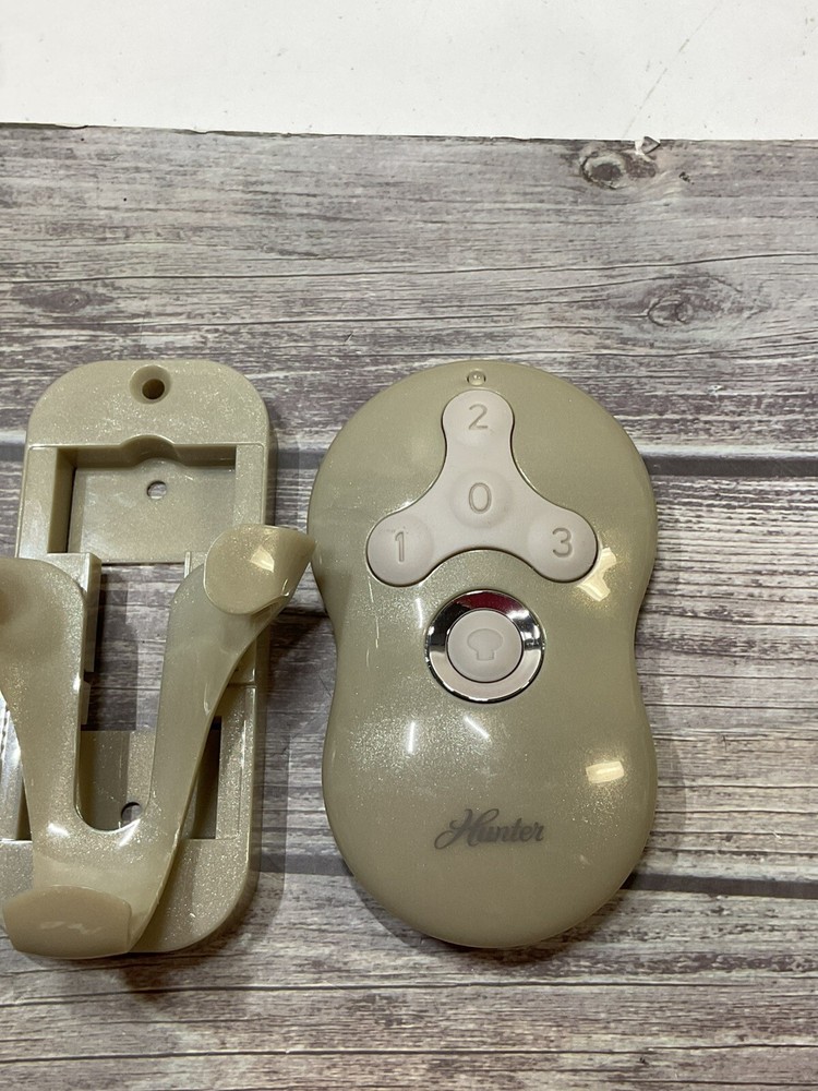Hunter K0474-02 Replacement Remote Control and Wall Holder
