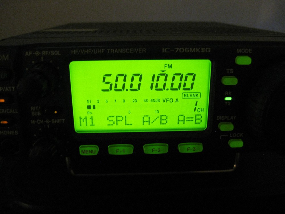 Icom IC-706MKIIG FRONT panel complete in Excellent shape and working well