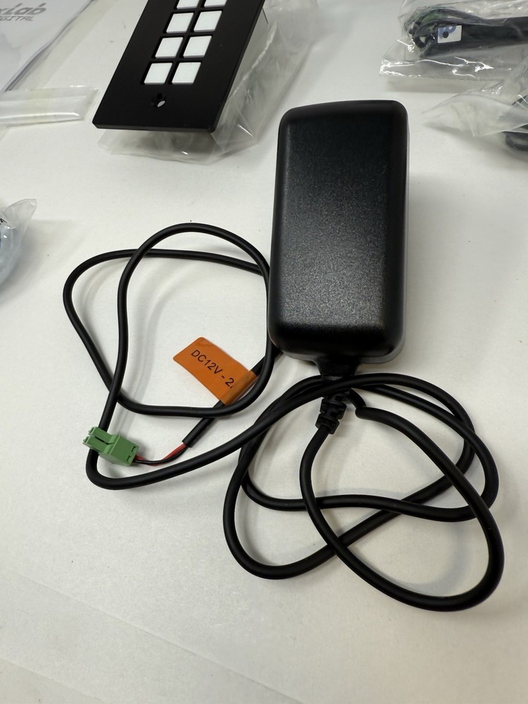 MuxLab 8-Button RS232 / IR Control Panel Model 500816 ~ Untested