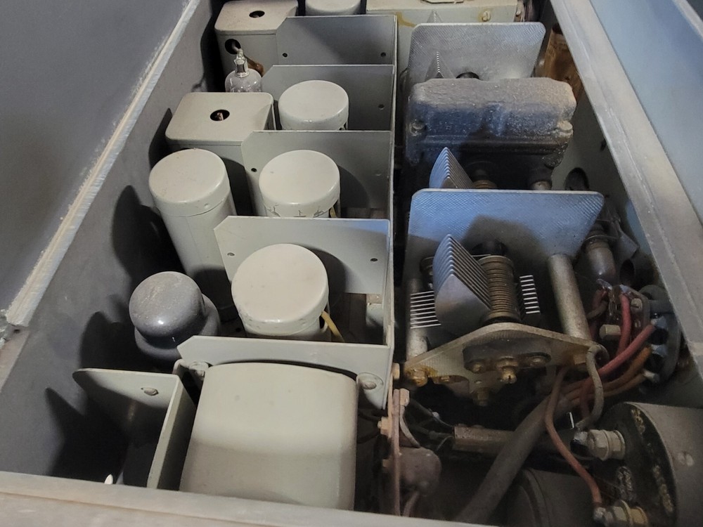 US Army Signal Corps Changeable Band Radio Transmitter W/ Modules! See All Pics!