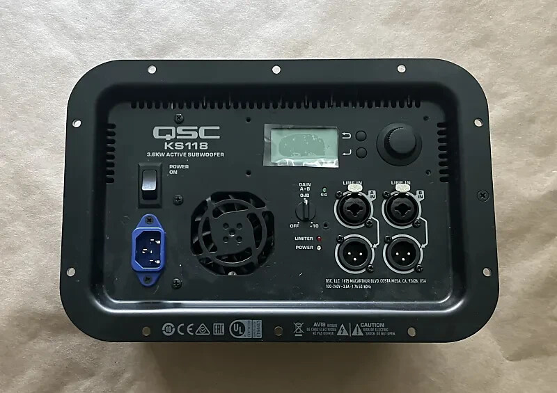 QSC KS118   NEW