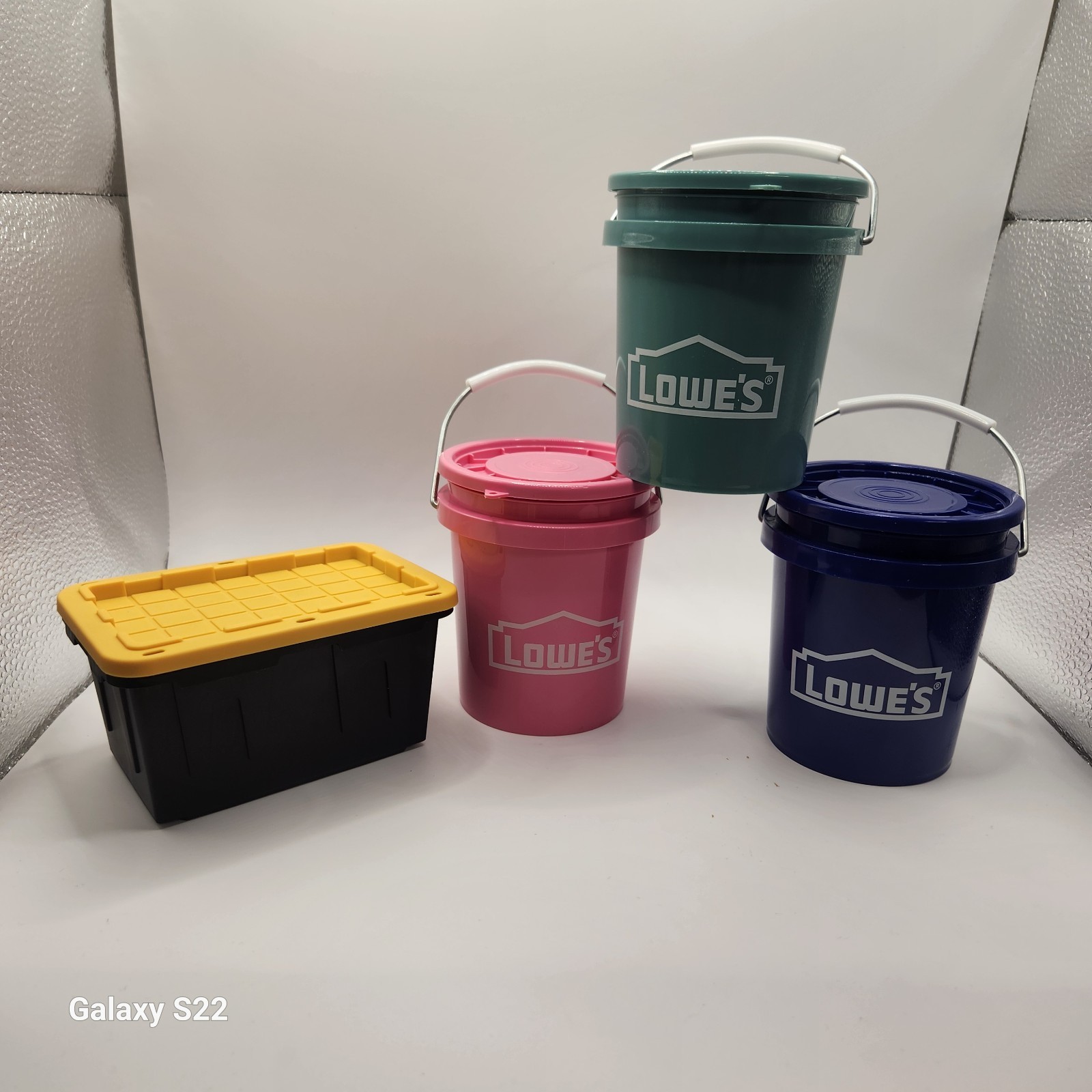 Lowe’s Pink Blue and New Teal Mini Bucket with Lids Food Safe AND one Teeny Tote