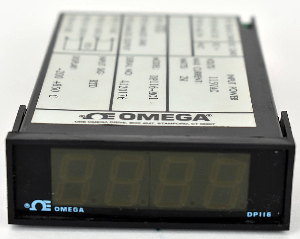Omega DP116-MC1 Digital Panel Thermometer / Temperature Readout Display Meter