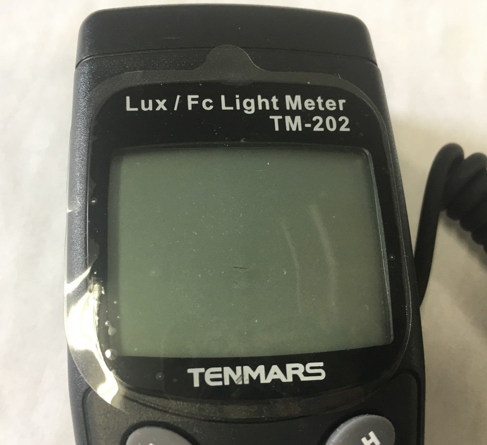 Tenmars TM-202 Digital Light Meter, Luminometer Lux Meter Reading
