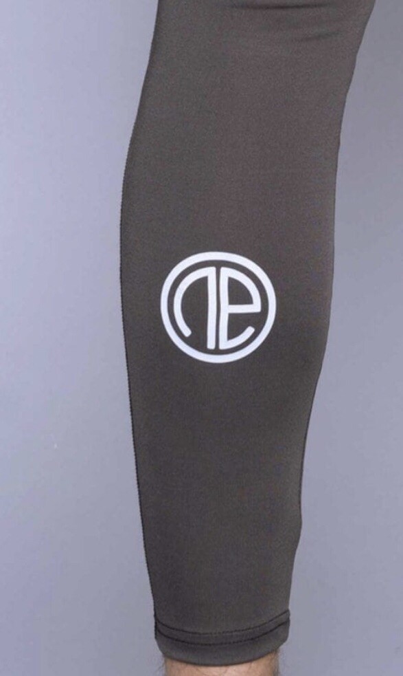 one athletic MTech Run Compression Legging Medium – Khaki RRP £29.99