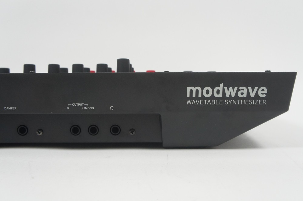 KORG modwave Wavetable Synthesizer Keyborad MINT w/ 100-240V PSU