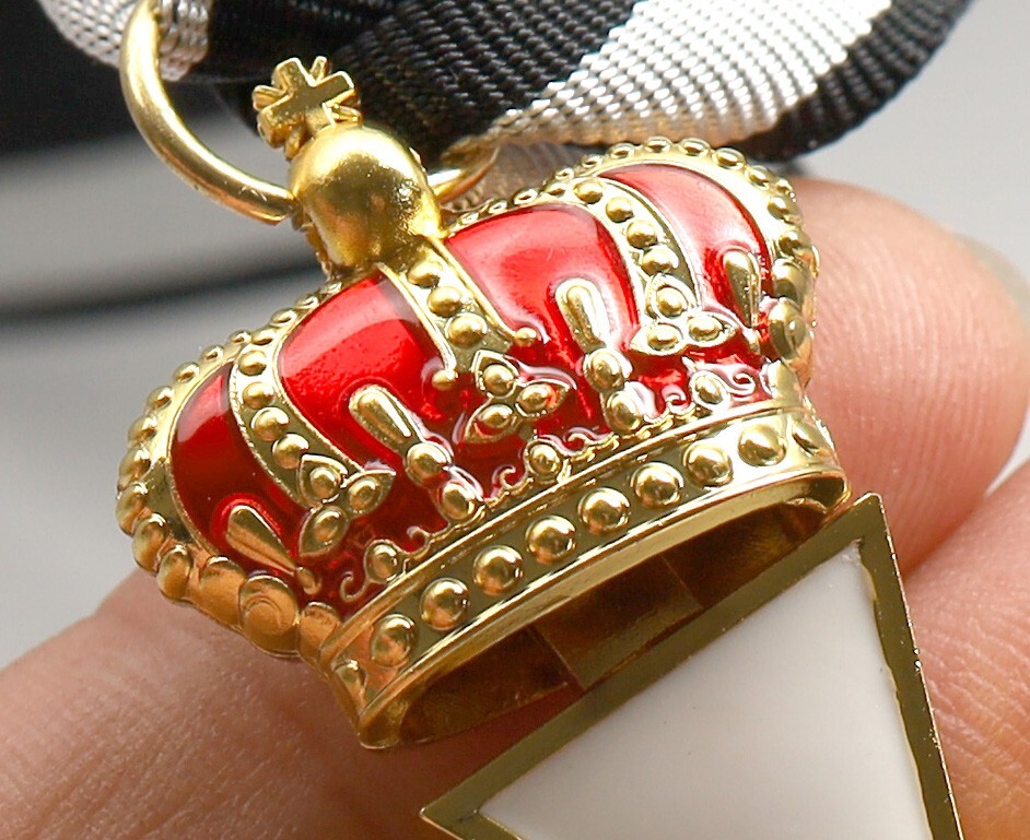 German Prussian Kingdom Third Class Red Eagle Medal War High Quality Replica