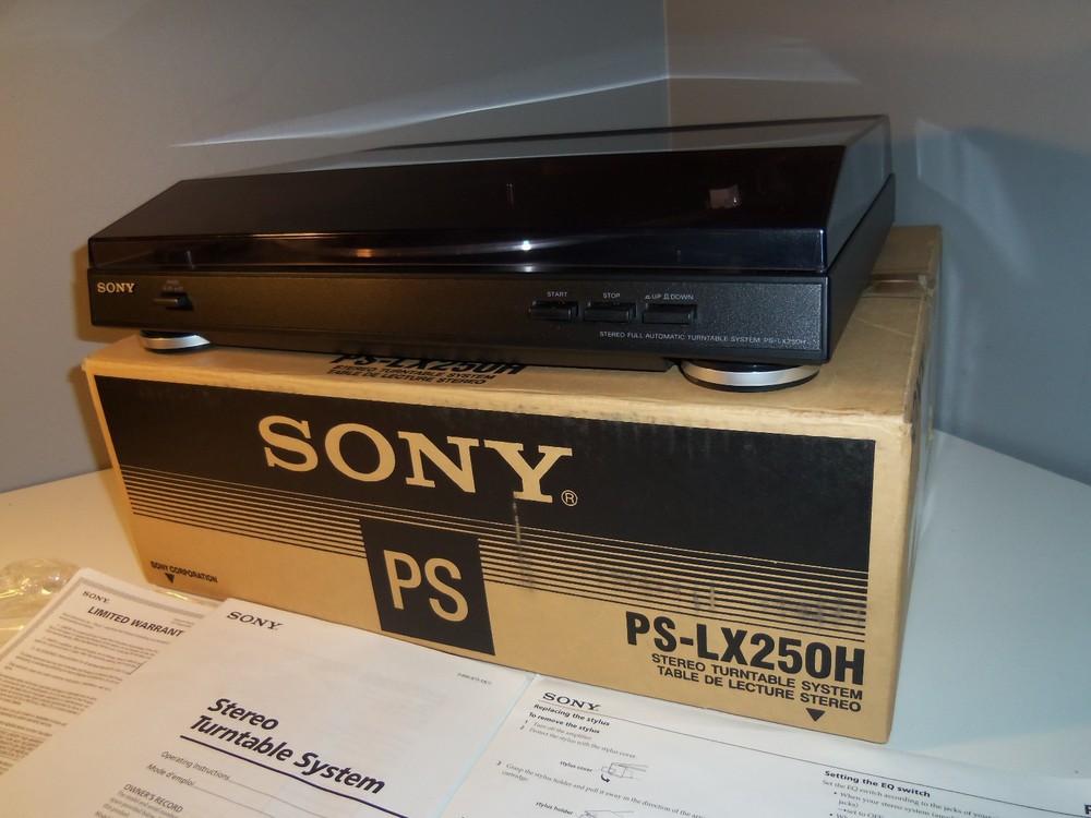 Sony PS-LX250H Automatic Stereo Turntable System Record Player w/ Box (READ)