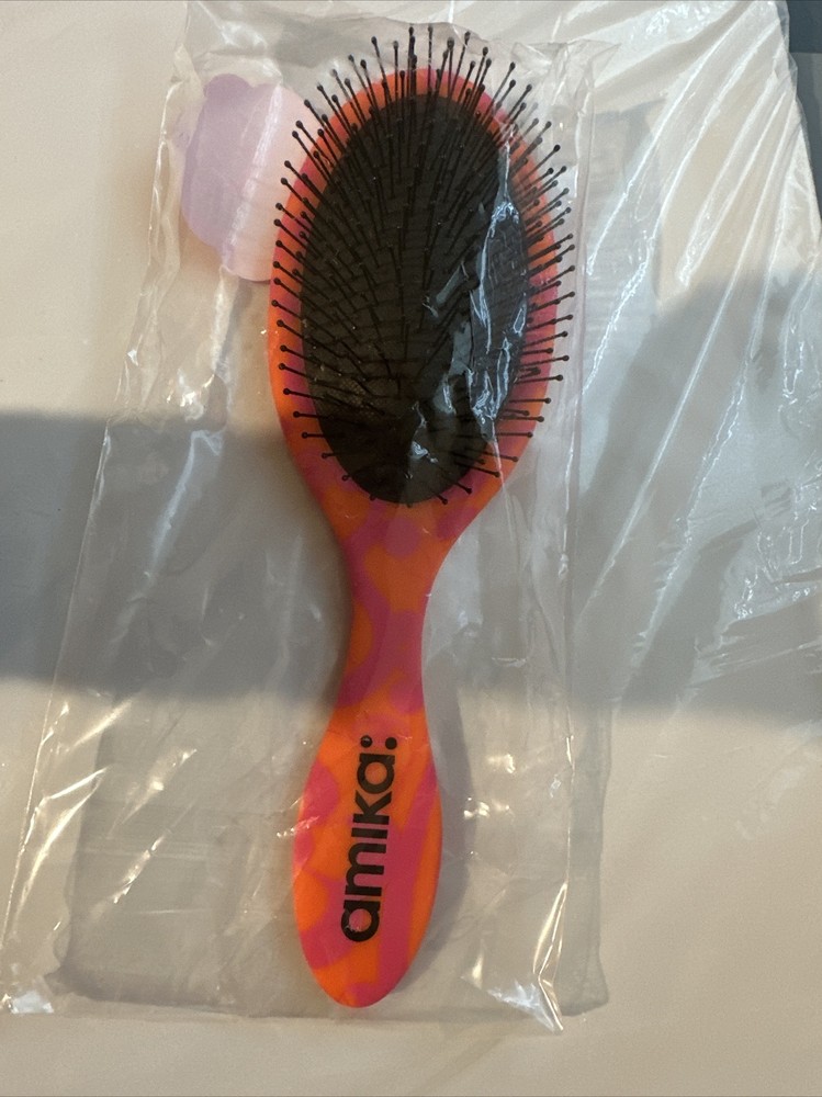 Amika Detangling Hairbrush