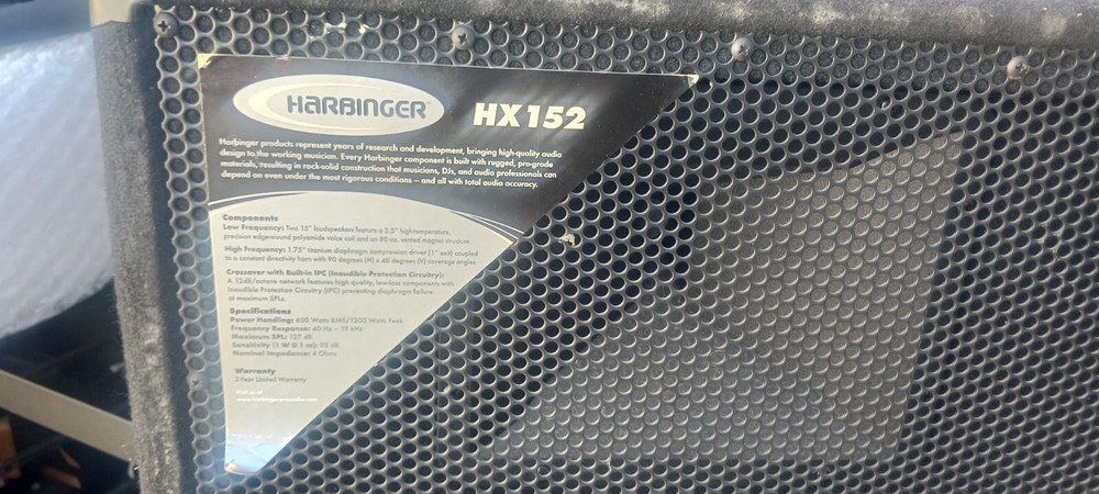 Harbinger HX152 TOWER SPEAKERS ROLLING WHEELS