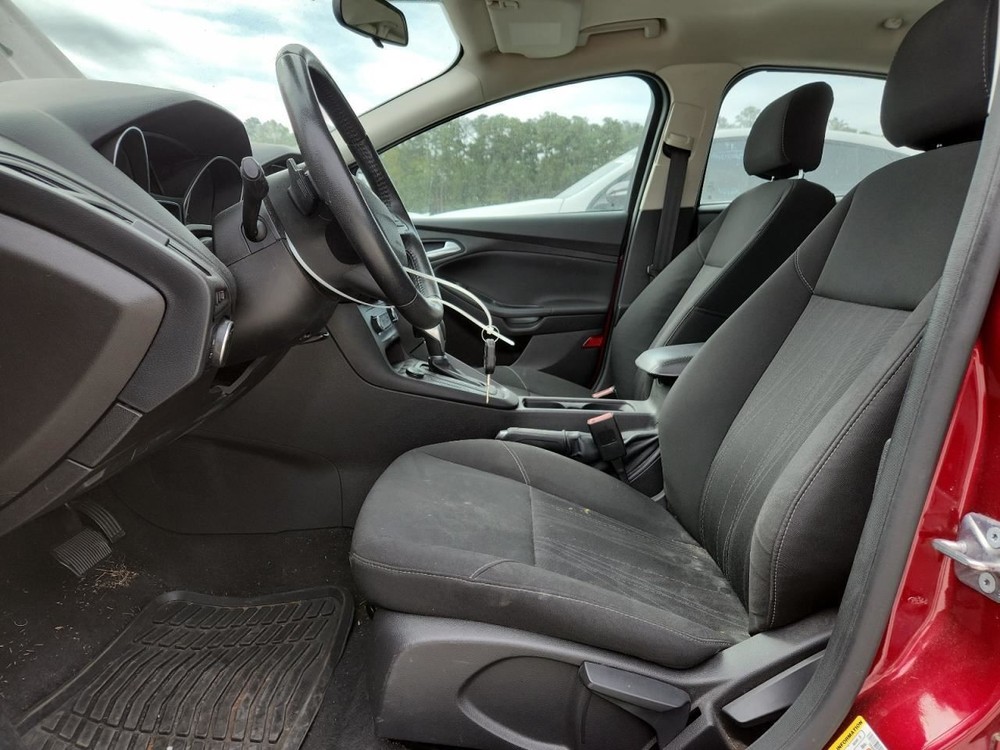 FOCUS 2015 Glove Box 4859930