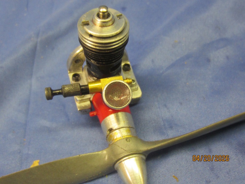 COX TD .049 2 STROKE GLOW ENGINE, WITH ENGINE MOUNT, USED