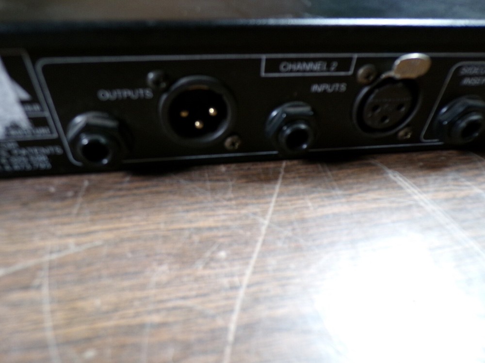 dbx 166XL 2-Channel Compressor/Limiter/Gate