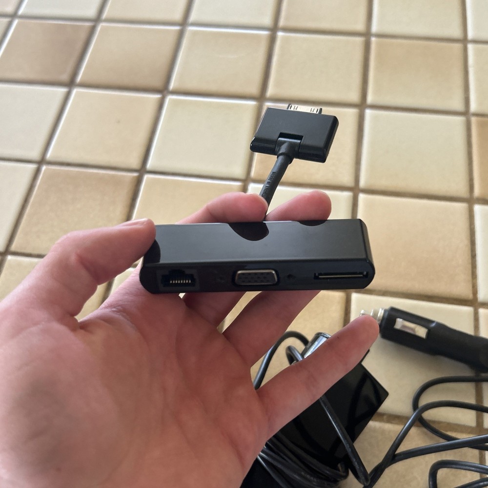 OQO Model 02 UMPC Mini PC – Working with Cables (READ)