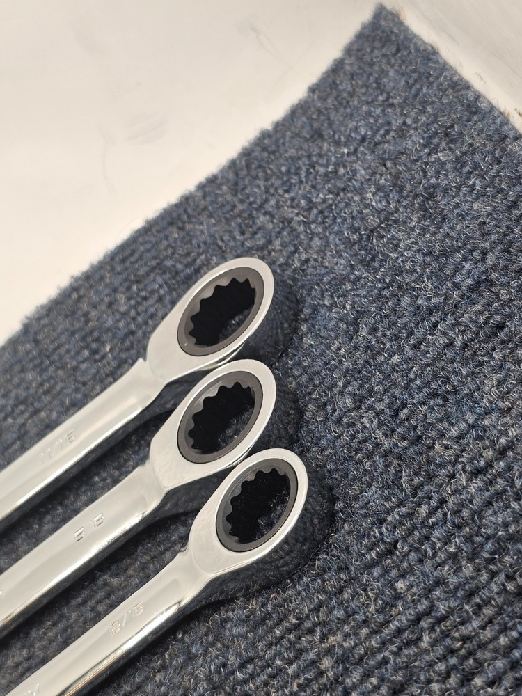 WORKPRO Ratcheting Combination Wrench 11/16, 5/8, 9/16 - Chrome Vanadium