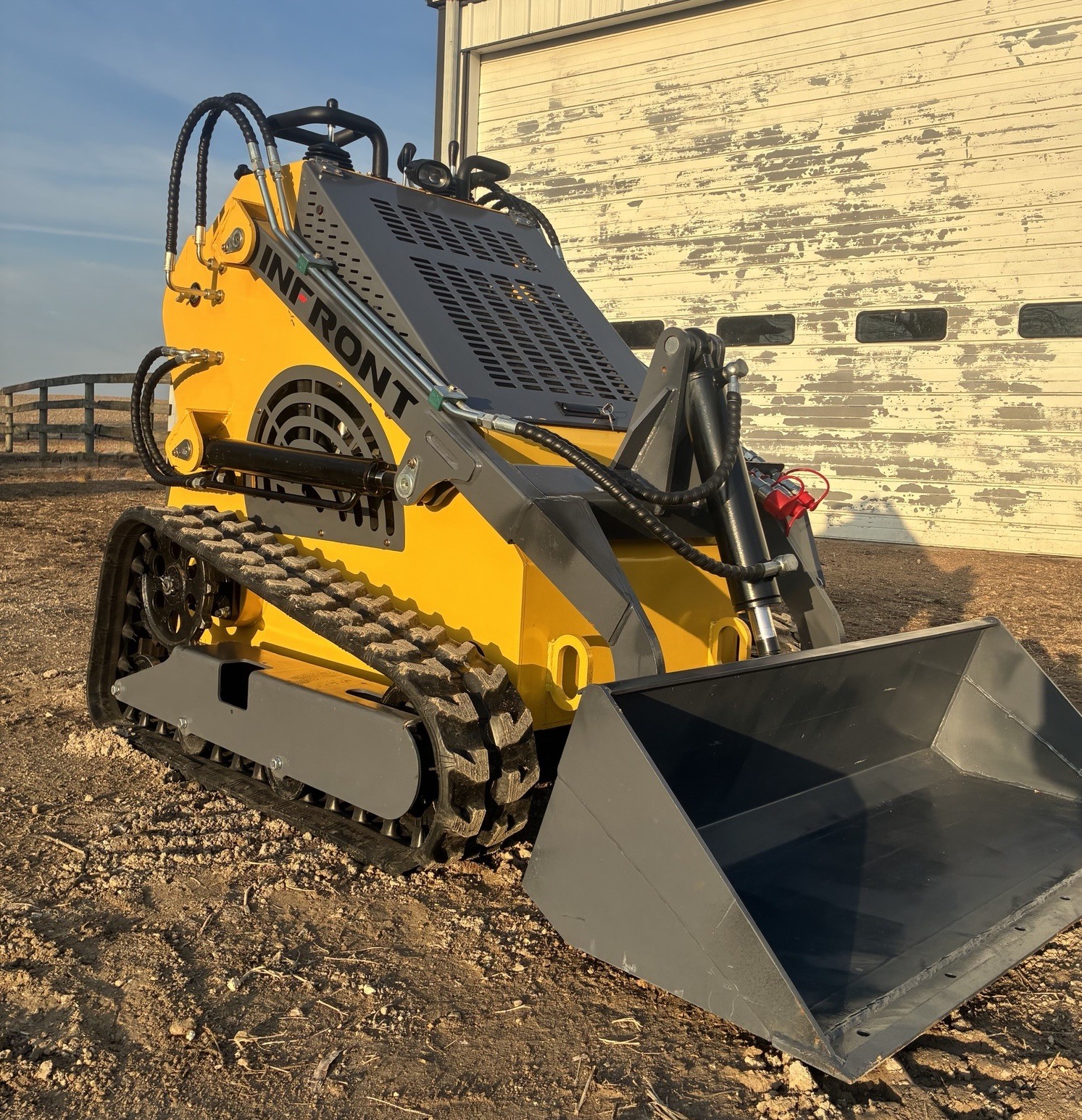 INFRONT  Mini Skidsteer/23 HP Rato Engine/New