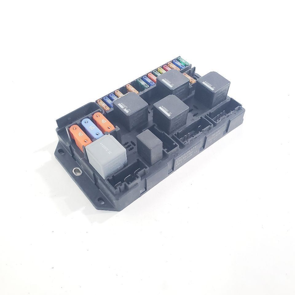 2010 Range Rover OEM Trunk Boot Fuse Box Module 519392104