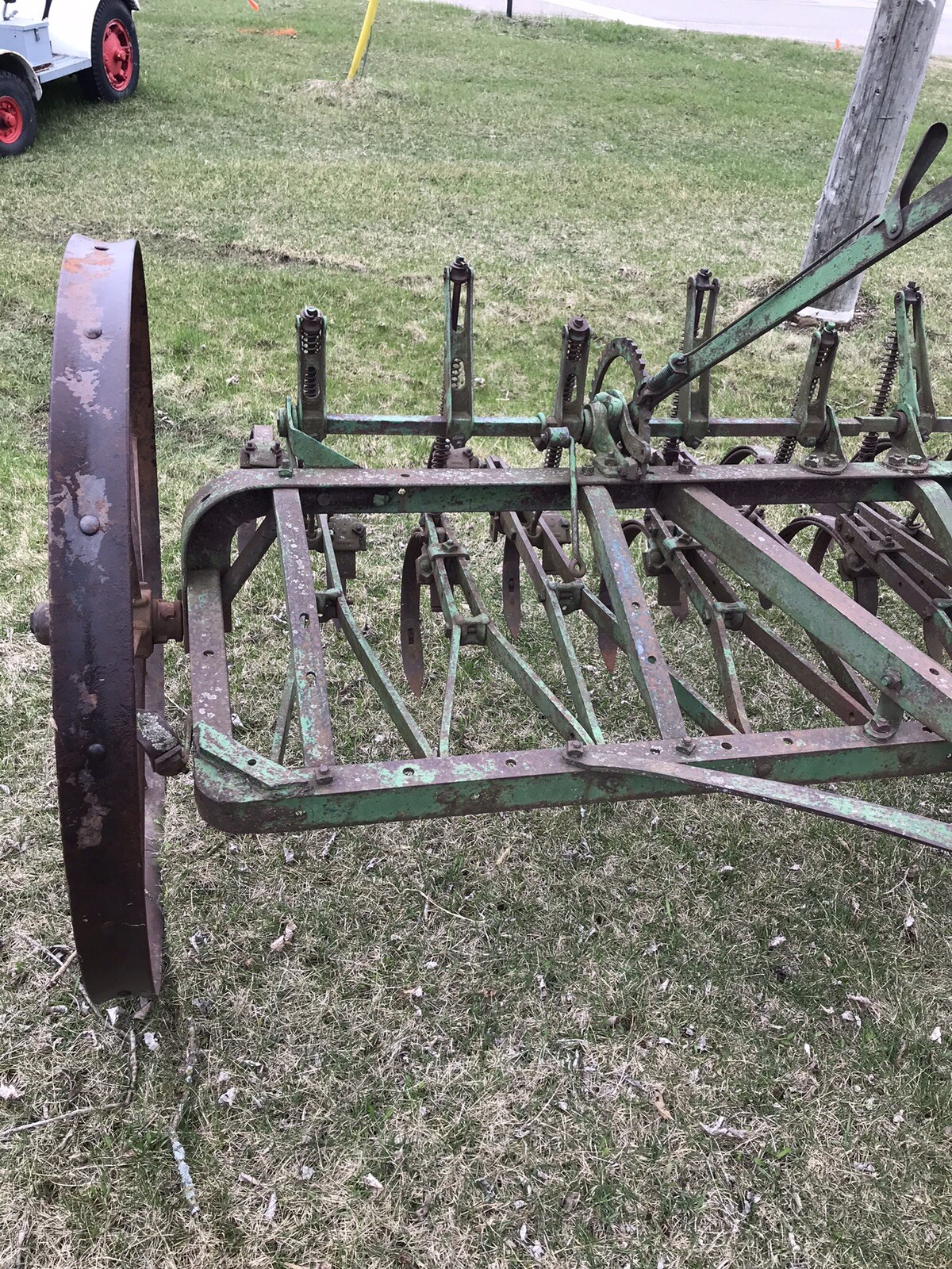 USED ANTIQUE VINTAGE JOHN DEERE 17 SHANK DIGGER PLOW CULTIVATOR