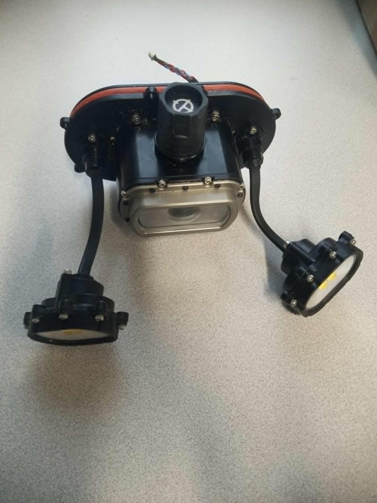 QYSEA E - Master lights and camera - works - Used