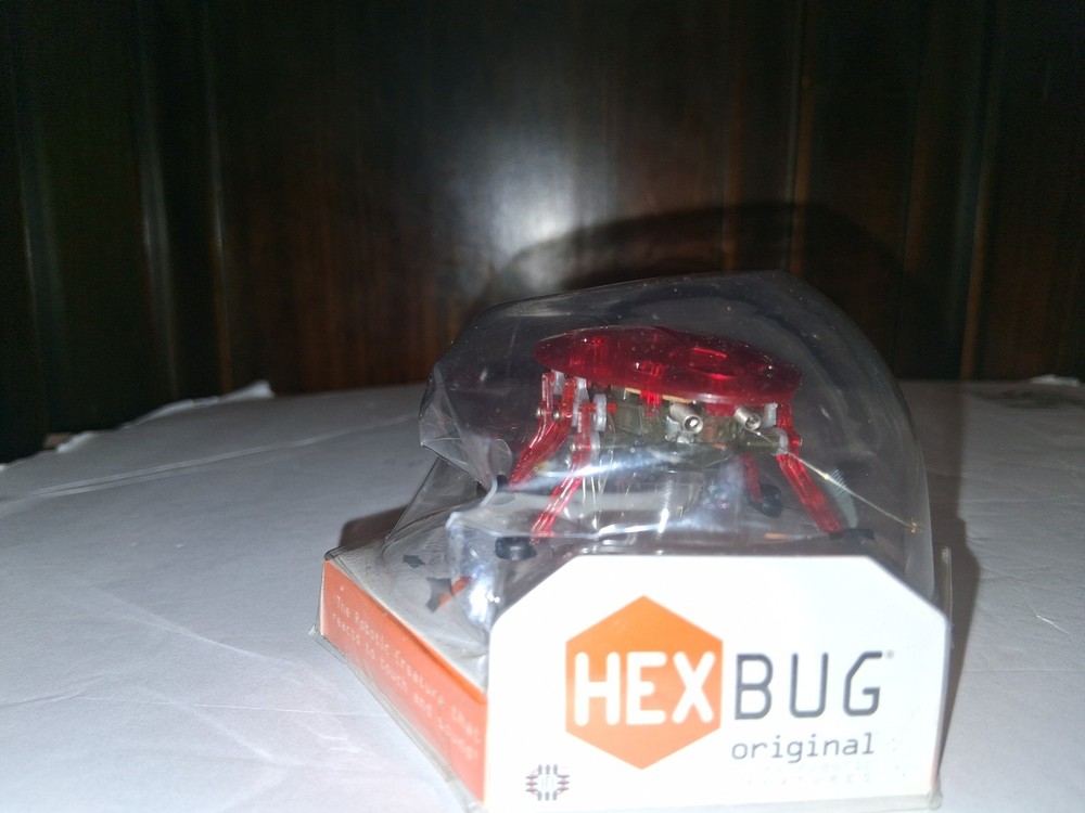 HexBug Red Pink Beetle Robotic Micropet Robot Hex Bug 60-206 Dented Package NEW!