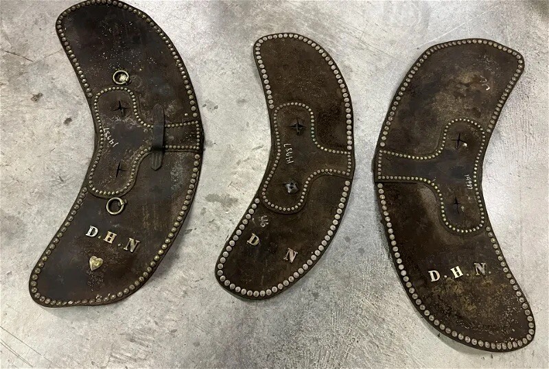 RARE ID'D CIVIL WAR OFFICER HORSE LEATHER SADDLE UNDERCARRIAGE