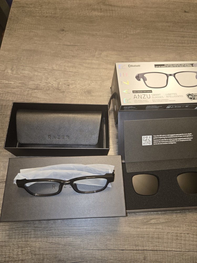 Razer Anzu Smart Glasses Bluetooth, Rectangle, Small/Medium with Accessories