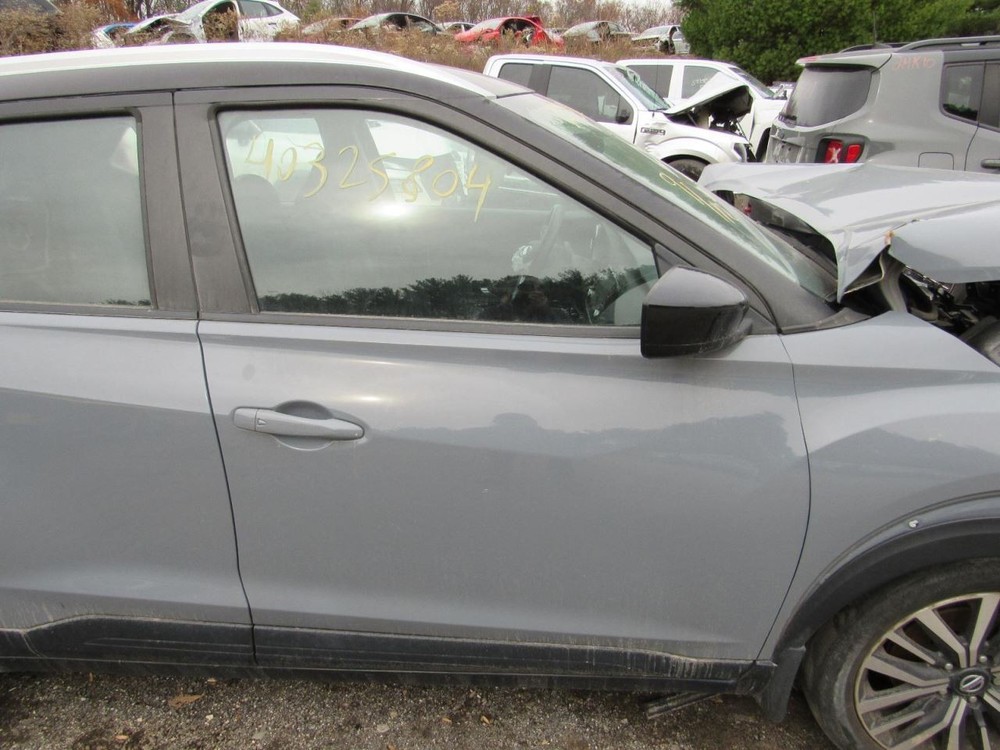 KICKS 2021 Glove Box 1009785