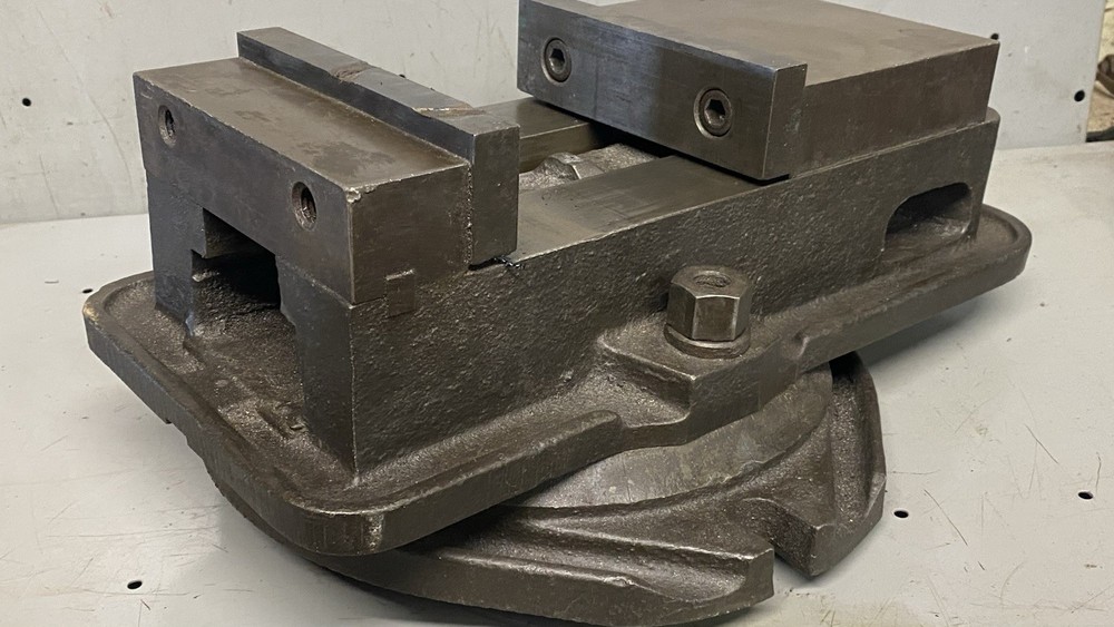 6" Kurt D60 Milling Machine Vise Swivel Base w/ Handle