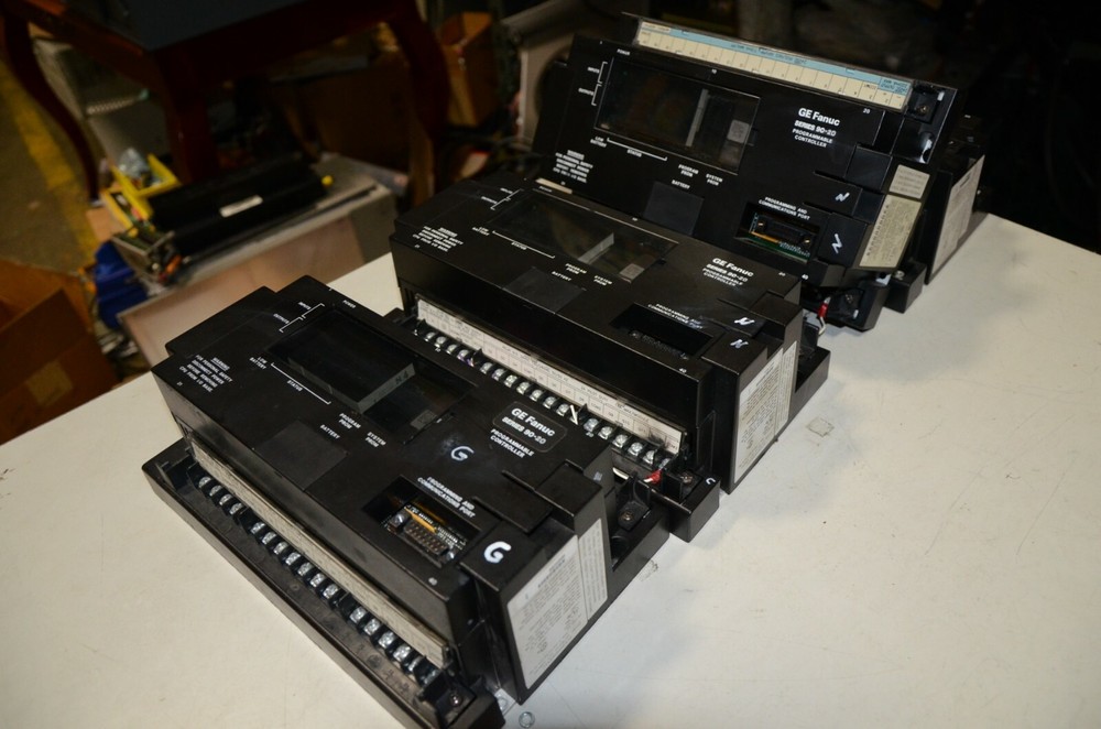 GE Fanuc 90-20 CPU211 PLC Programmable Controller IC692CPU211 IC692MDR541