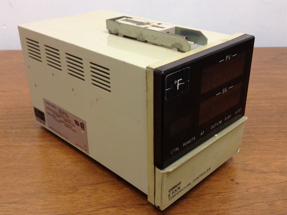 OMRON - E5KN - R9FJ - Temperature Controller