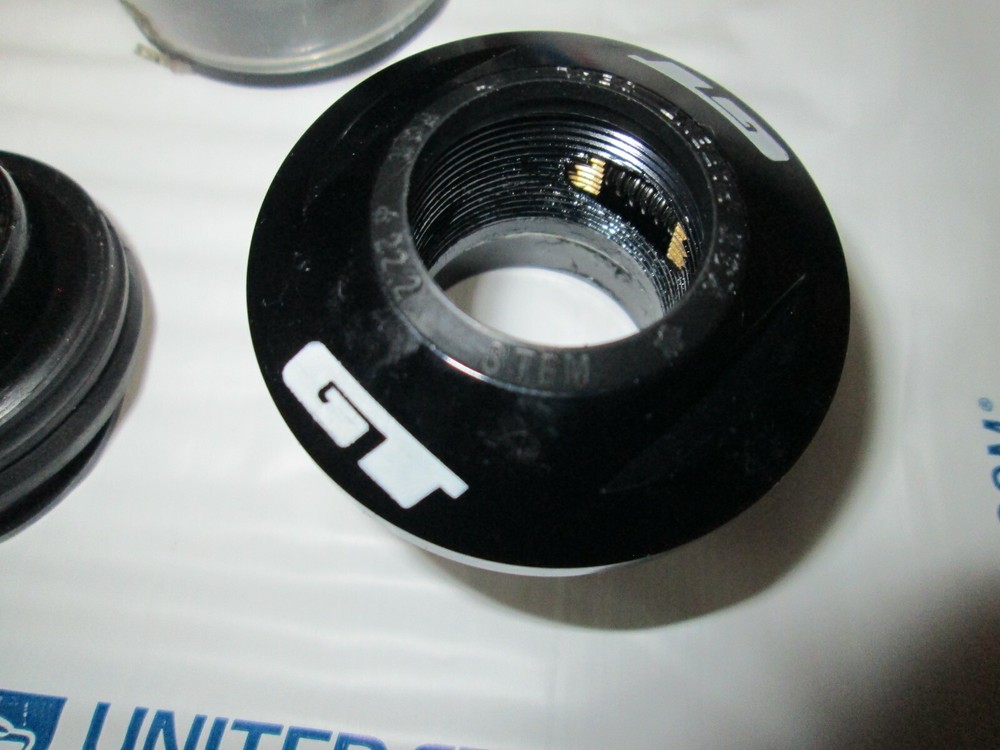 Nos Old school BMX GT / YST threaded head set 1"