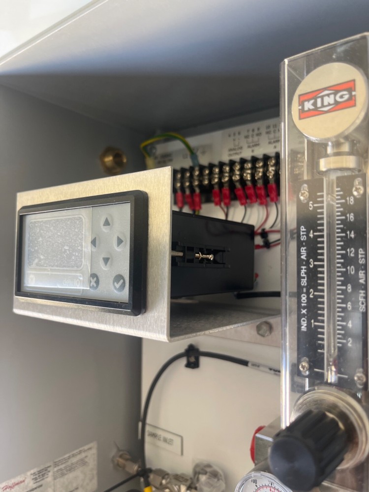 GE Parametrics Dew.IQ Moisture Analyzer – DEW.IQ-3-6-1-0