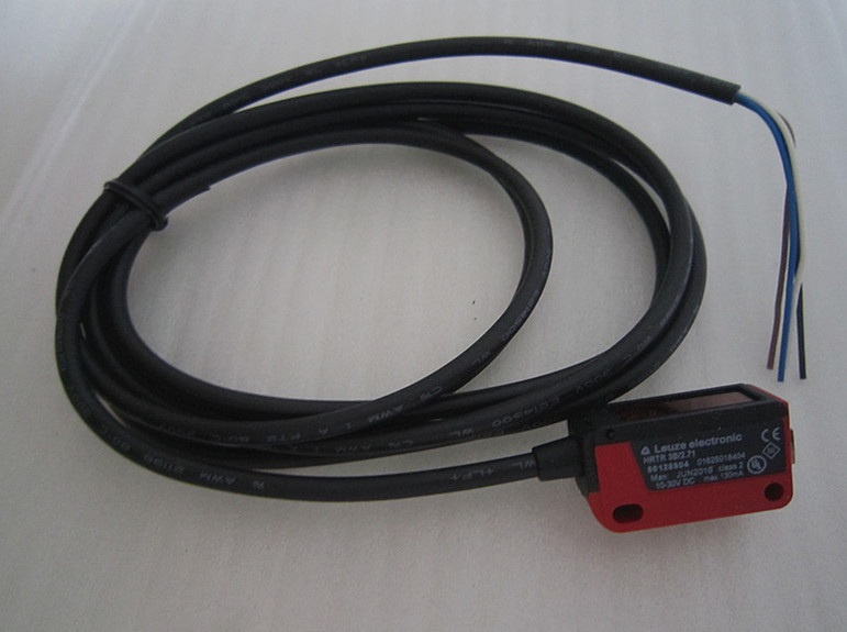 1PC NEW LEUZE HRTR3B/2.71 DIFFUSE SENSOR IN BOX BRAND