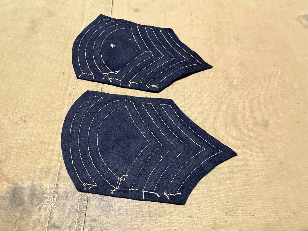 ORIGINAL WWII US ARMY TECHNICAL SERGEANT SLEEVE RANK CHEVRONS-EARLY WAR FELT