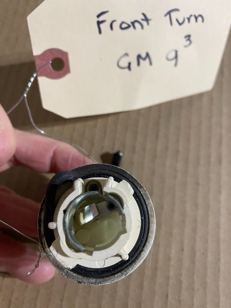 Socket Saab 900 and 9-3. Front Turn Light Assembly. 2-Pole.