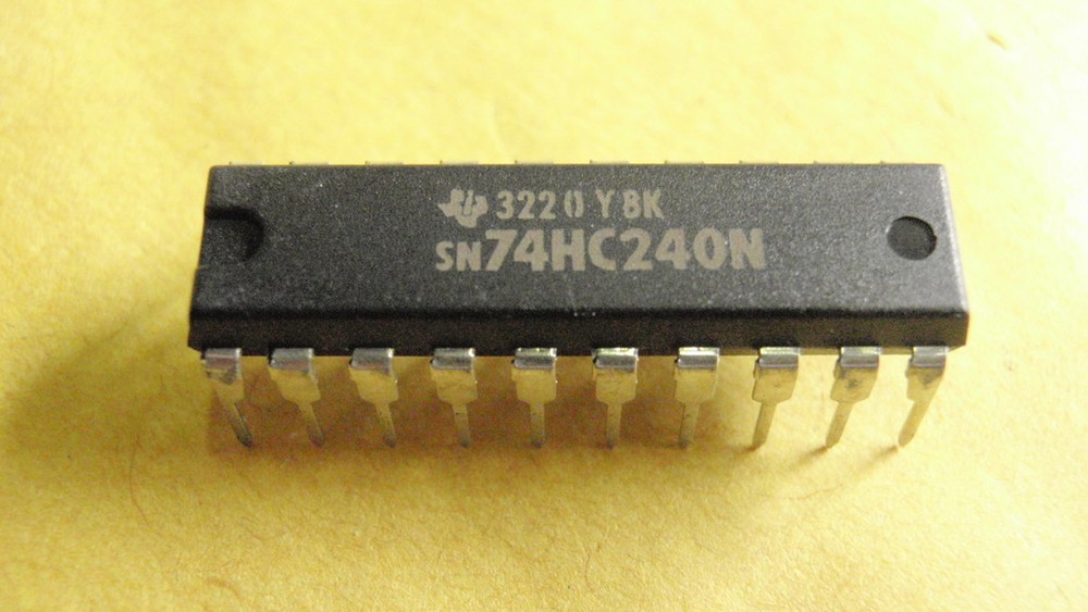 2x IC BAUSTEIN 74HC240 20708-182