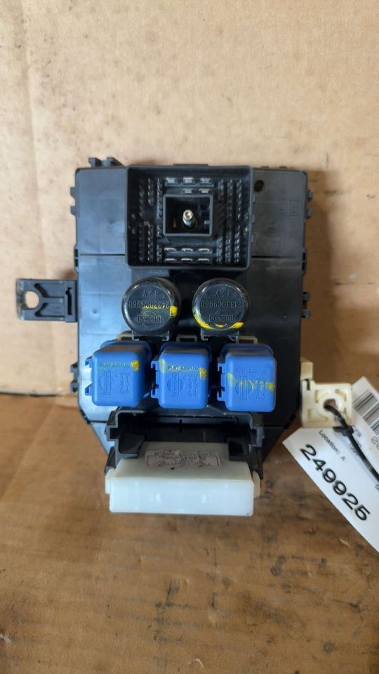 J30       1994 Fuse Box Cabin 6740