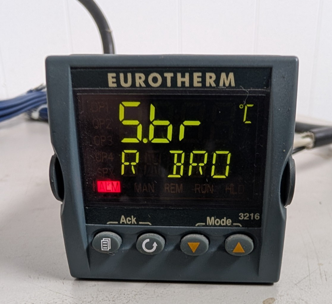 🤪 EUROTHERM TEMPERATURE/PROCESS CONTROLLER 100-240 VAC 2 AMP 48-62 HZ 6W 3216