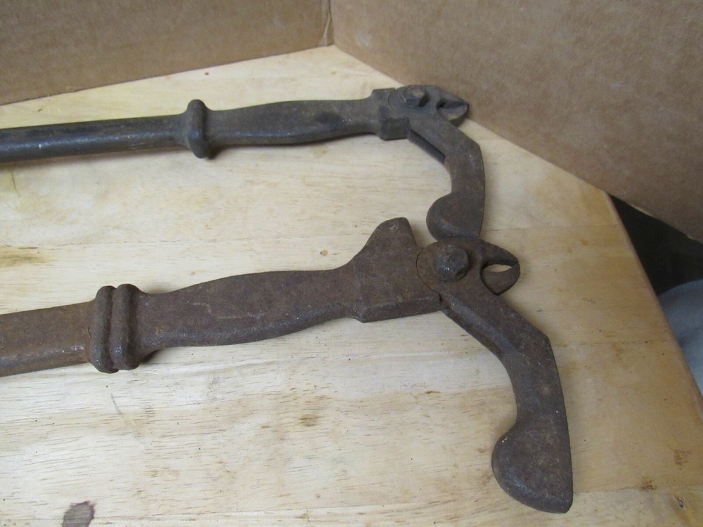 2 ANTIQUE Tools Nail Puller Extractor SMITH HEMENWAY Woodwork (J)