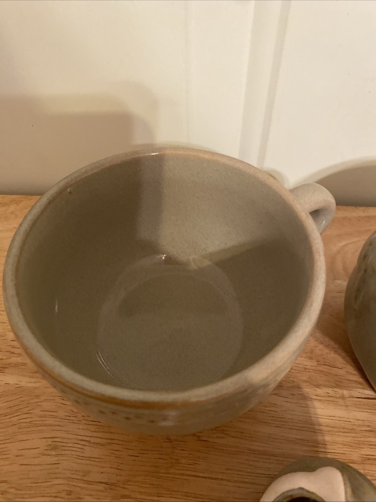 vintage stackable teapot. 6.5” Ceramic