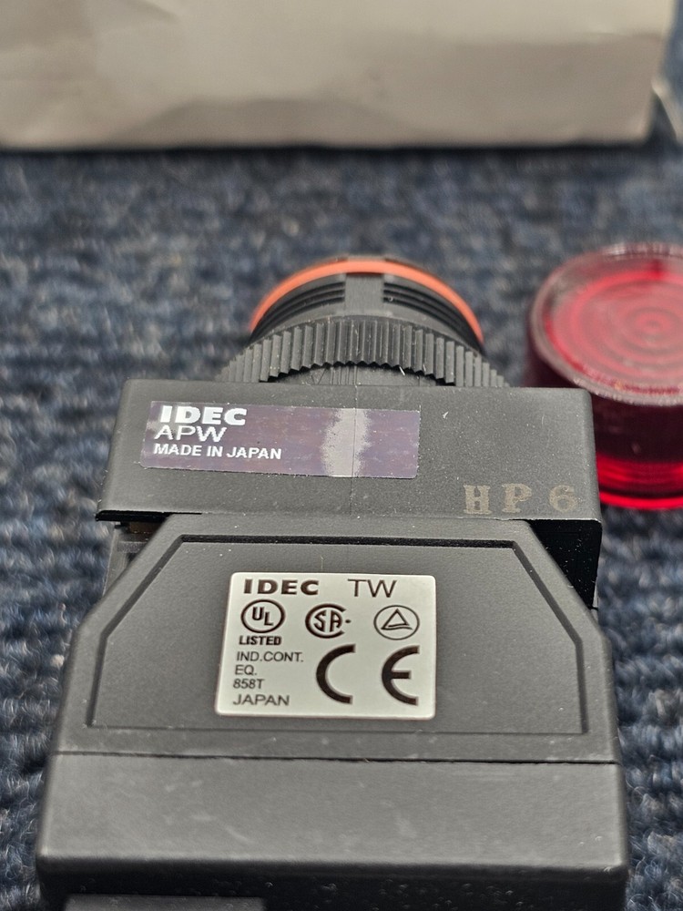 IDEC APW1486D-R 22mm Pilot Light Red Control Unit