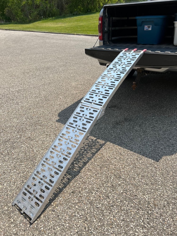 FOLDABLE MOTORCYCLE LOADING RAMP 750 lbs capacity
