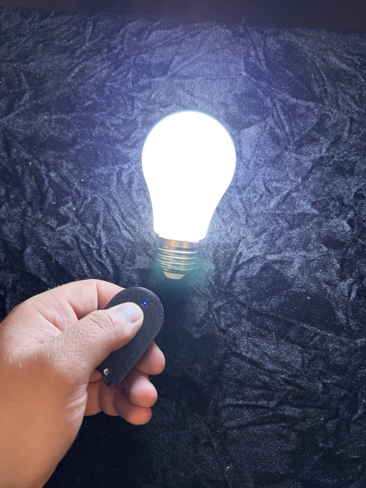 Magic Trick Light Up Lightbulb LED Light Magic Trick