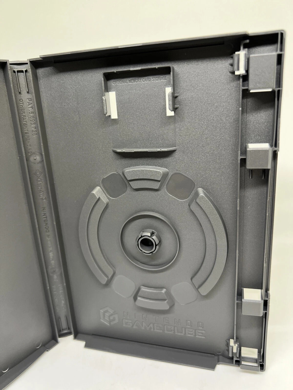 New Original Nintendo Game Cube Game Case Memory Card Holder OEM, GC2024