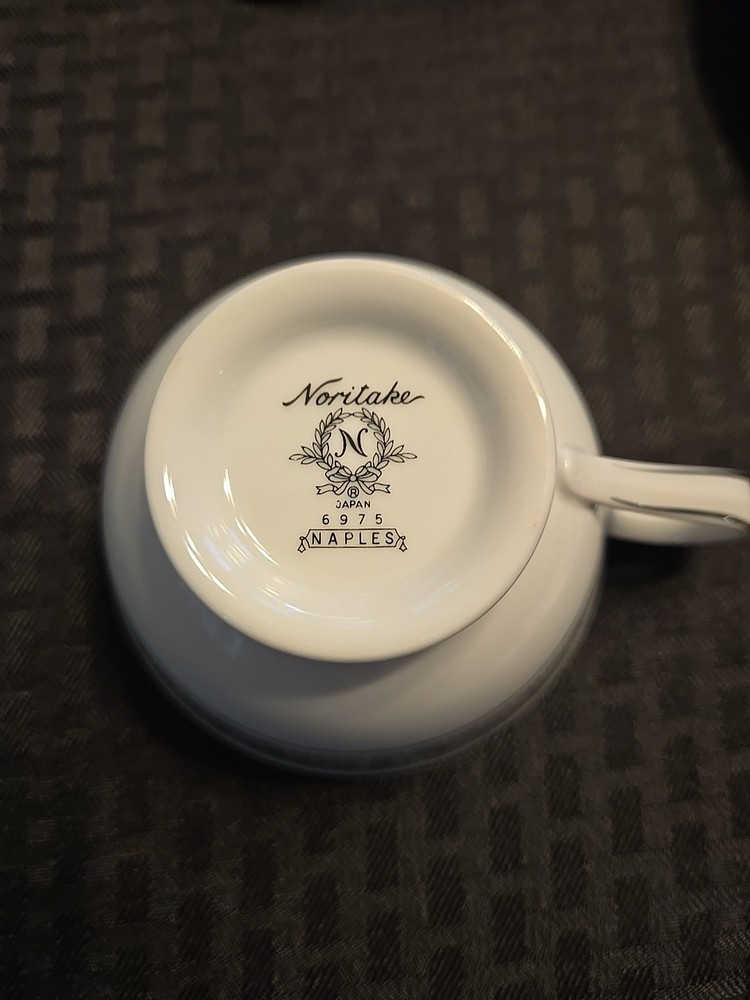 Noritake Naple 6975 12 place setting