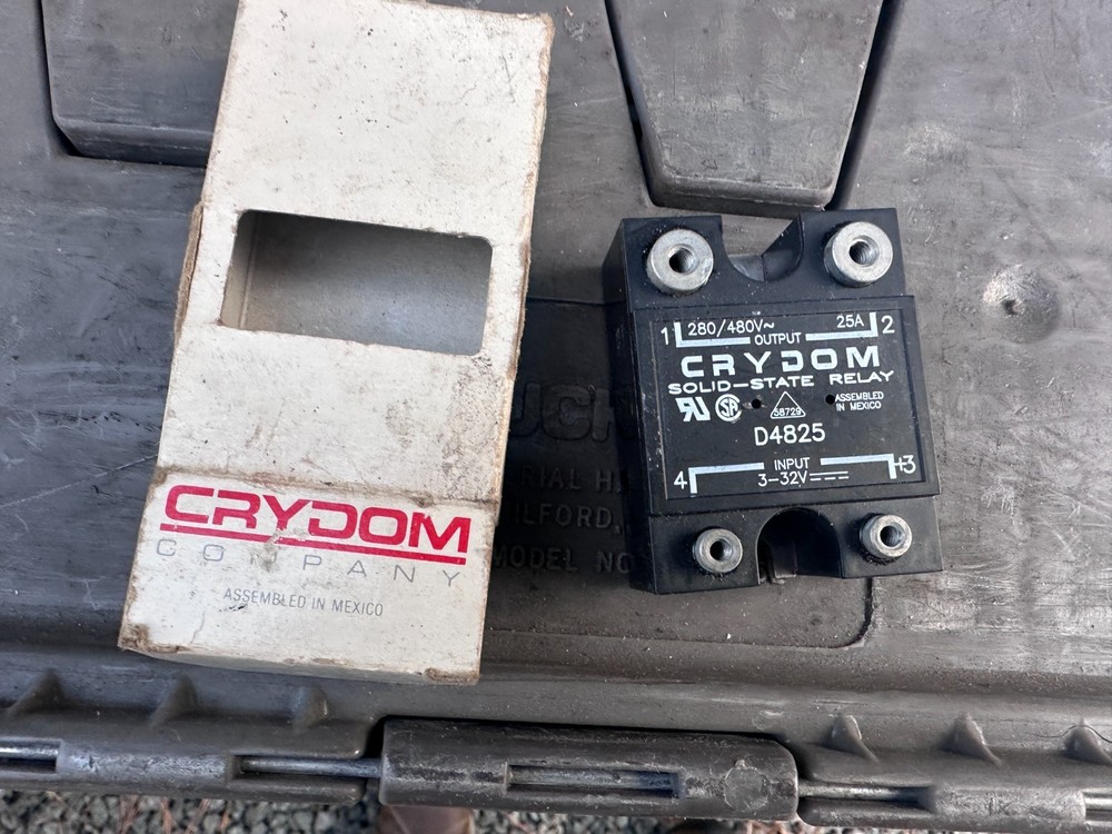 Crydom D4825 Solid State Relay