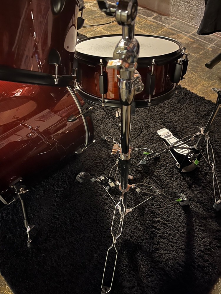 ddrum D2 5 Piece Drum Set with cymbal hardware